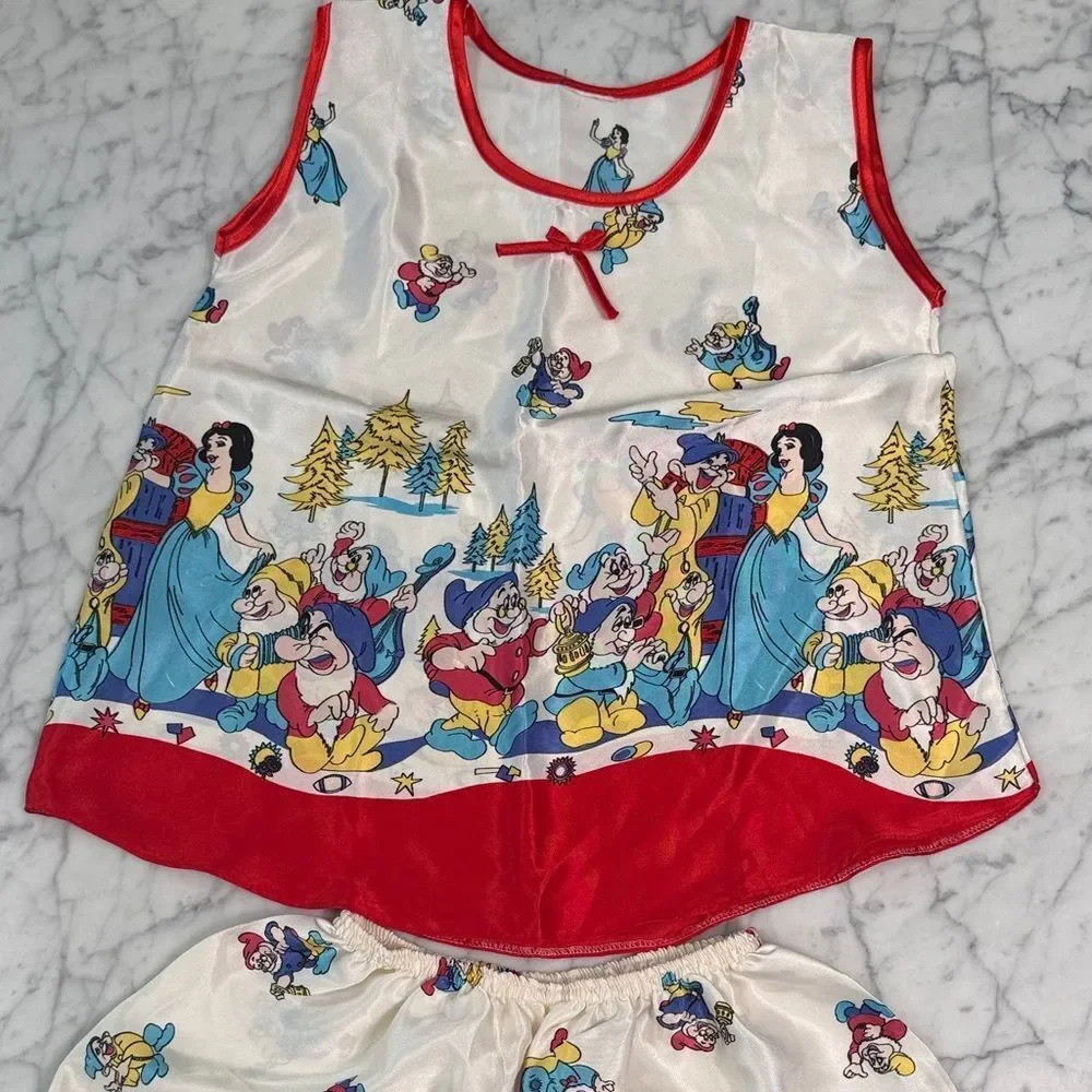 Snow White Pajamas Silky Sz Womens XS or Youth 12